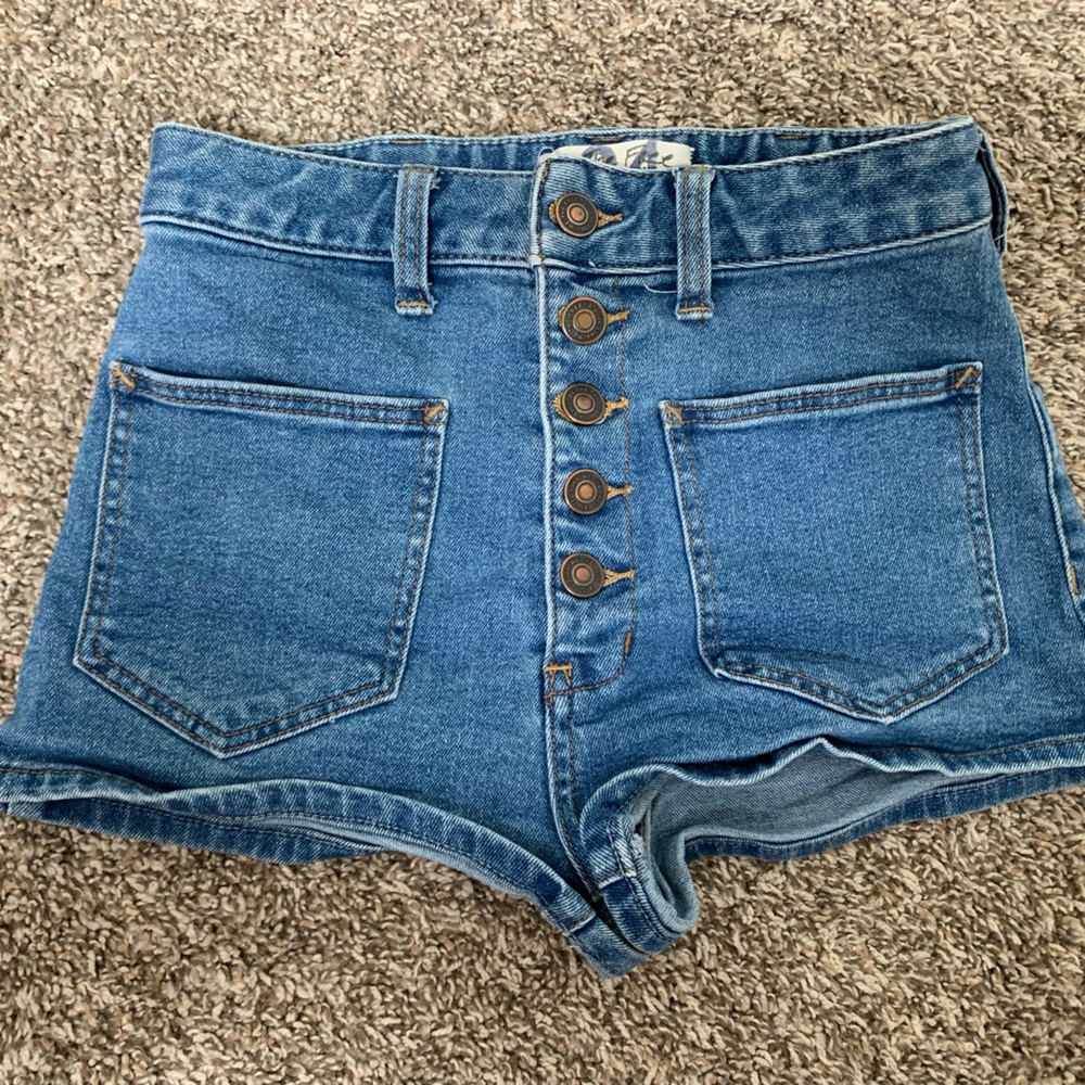 We The Free - Free People blue button down jean shorts. Women’s size 24